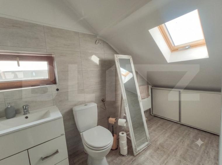 Casă cu 4 camere cu Teren 1483 Mp în Vetiș