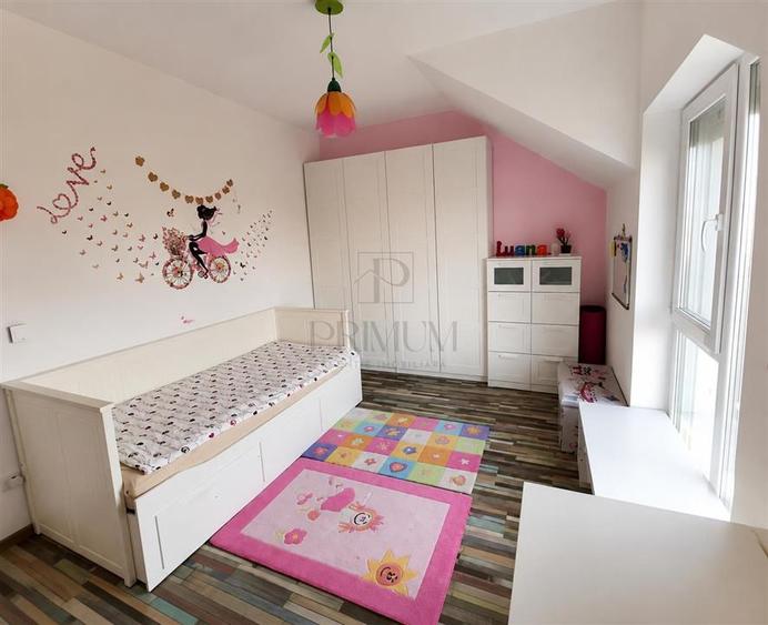 Apartament cu 3 camere decomandat în Dumbrăvița