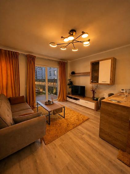 Apartament cu 2 camere semidecomandat, mobilat în Florești