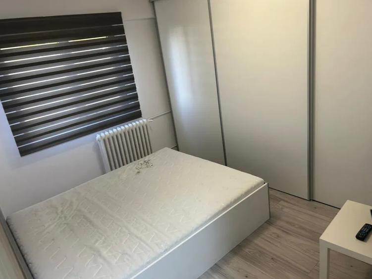 Apartament cu 3 camere decomandat în Drumul Taberei