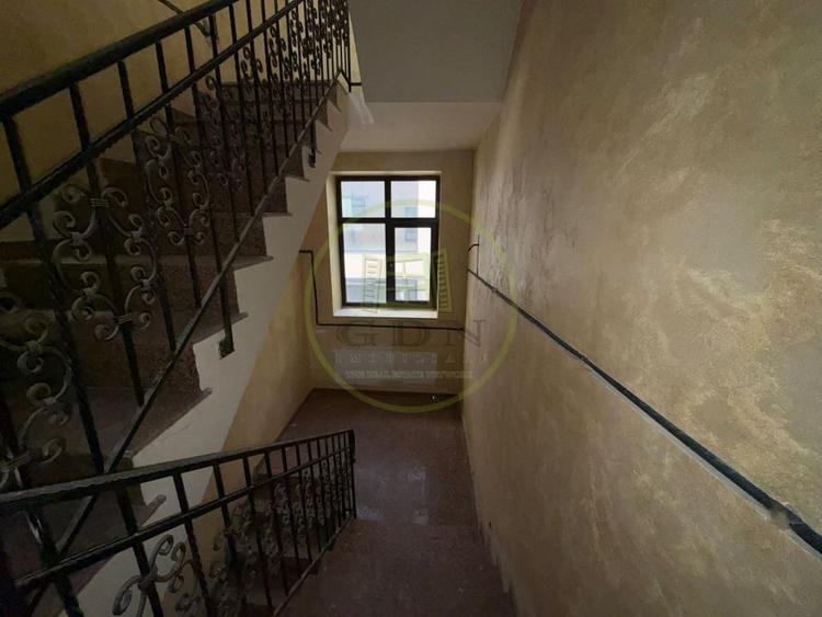 Spațiu comercial, de 435.16000366211 mp, în Central
