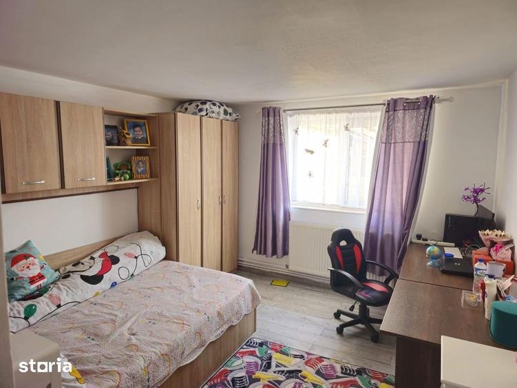 Casă cu 5 camere cu Teren 818 Mp în Letea Veche