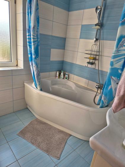 Apartament cu 3 camere decomandat în Trei Stejari