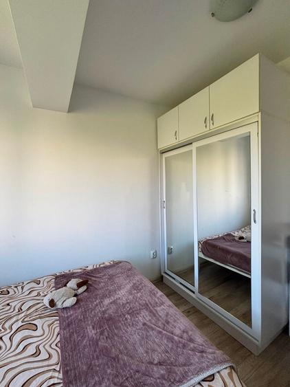 Apartament cu 3 camere semidecomandat, mobilat în Centru Civic