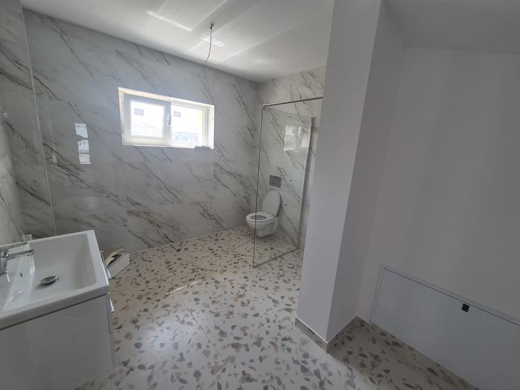 Duplex cu 4 camere cu Canalizare în Vladimirescu