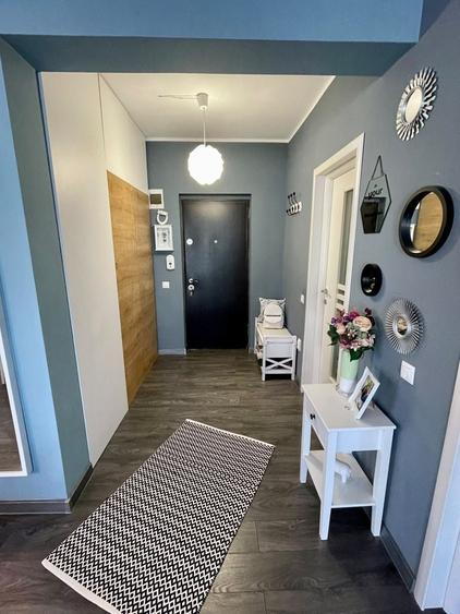Apartament cu 3 camere decomandat în Florești