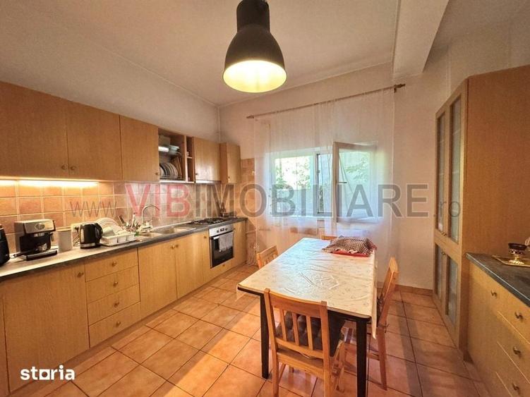 Casă cu 8 camere cu Teren 591 Mp în Sălăjan