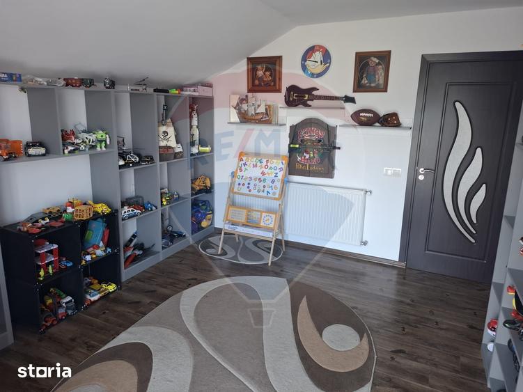 Casa / Vila cu 4 camere de vanzare - 9