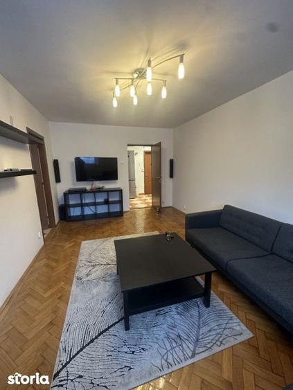 Apartament cu 3 camere, mobilat în Titan
