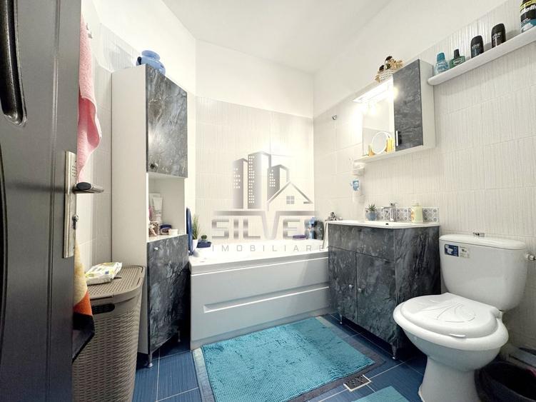 Apartament cu 3 camere semidecomandat, mobilat în Florești