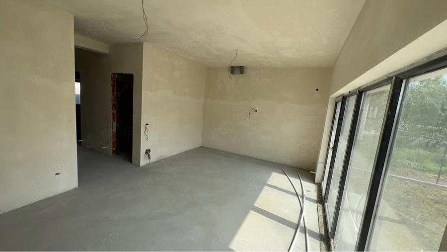 Casă cu 5 camere cu Teren 400 Mp în Central