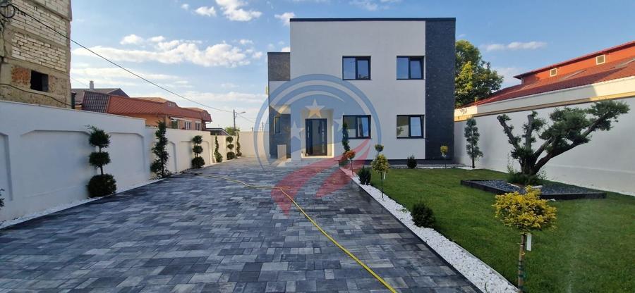 Casă individuală cu 4 camere cu Canalizare în Sud-Vest