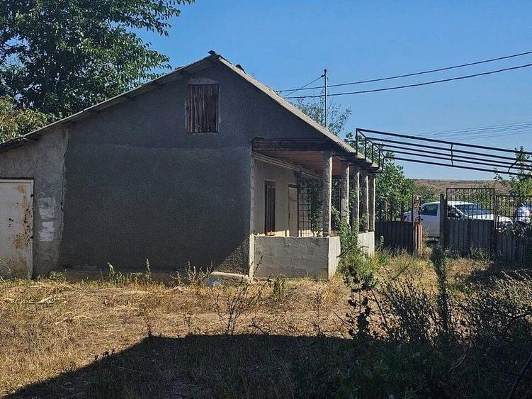 Teren agricol intravilan de 1800 mp, în Fârțănești