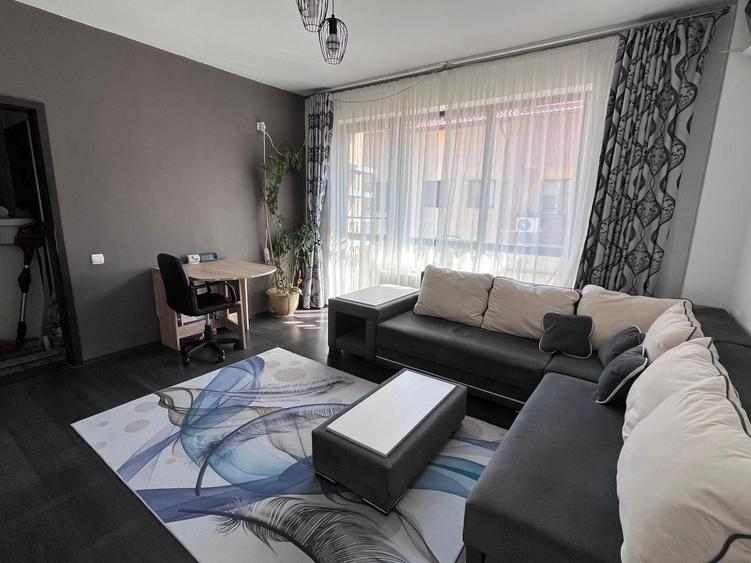 Apartament cu 2 camere decomandat în Roșu
