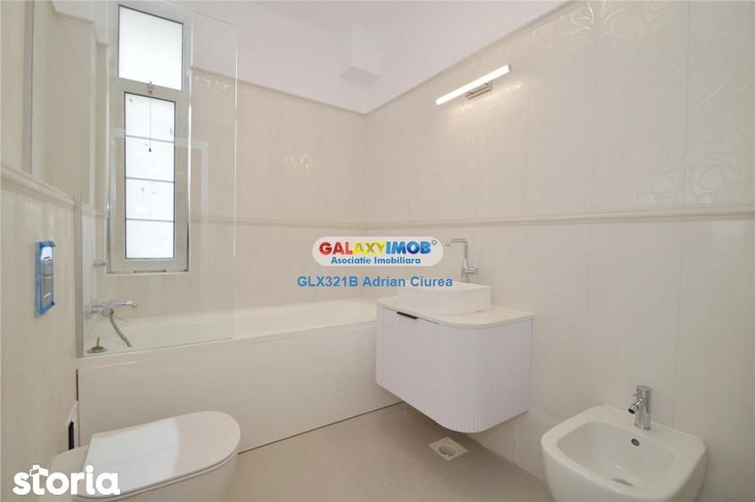 Apartament cu 5 camere în Romană