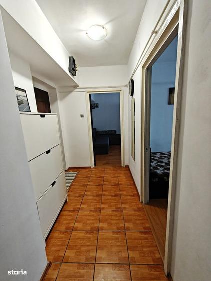 Apartament cu 3 camere semidecomandat, mobilat în Drumul Taberei