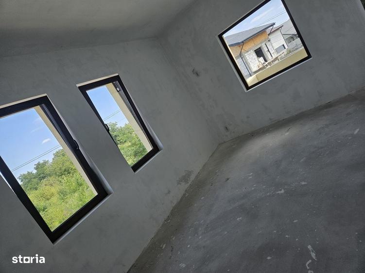 Casă cu 4 camere în Dragomirești-Deal