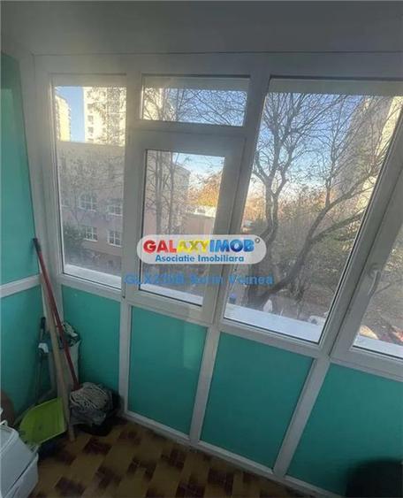 Apartament cu 4 camere semidecomandat, mobilat în Tei