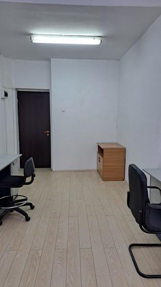 Birou, de 15 mp, în Basarabia