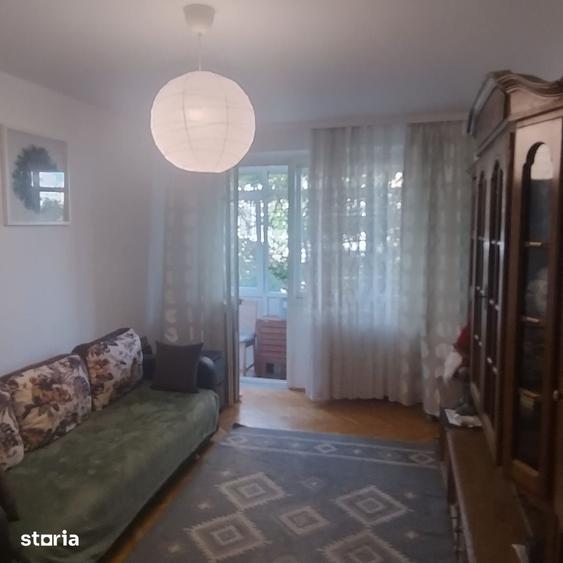 Apartament cu 3 camere decomandat în Tineretului