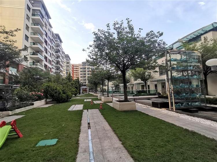 Apartament cu 2 camere semidecomandat în Tei