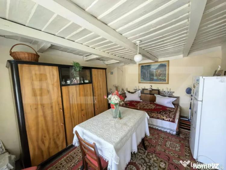 Casă cu 4 camere cu Teren 3000 Mp în Răducăneni