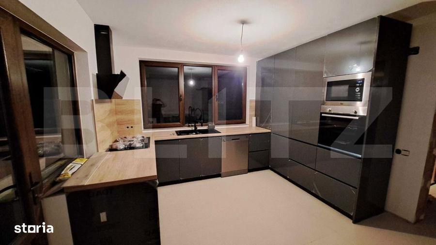 Casă cu 4 camere cu Teren 300 Mp în Central