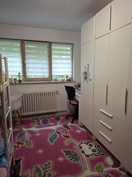 Apartament cu 7 camere decomandat în Central