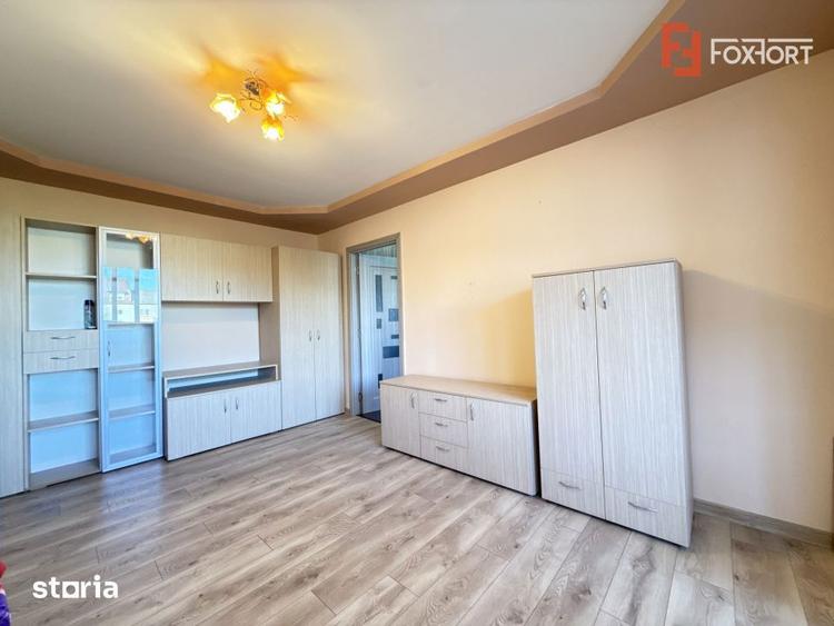 Apartament cu 2 camere semidecomandat în Lipovei
