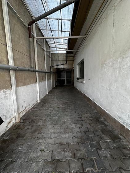 Casă individuală cu 5 camere cu Canalizare în Central
