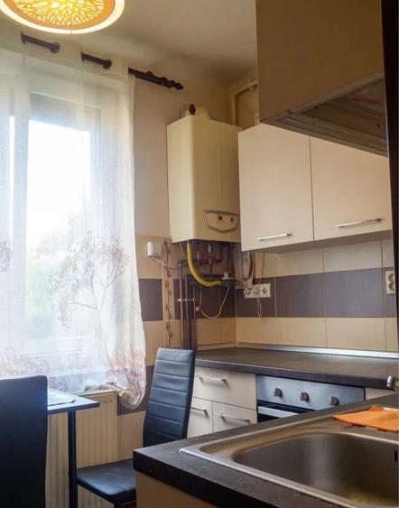 Apartament cu 2 camere decomandat, mobilat în Tractorul