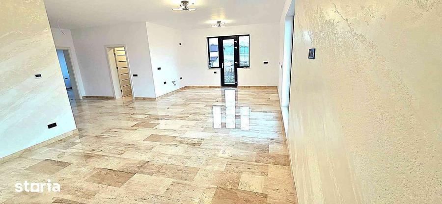 Casă cu 4 camere cu Teren 500 Mp în Central