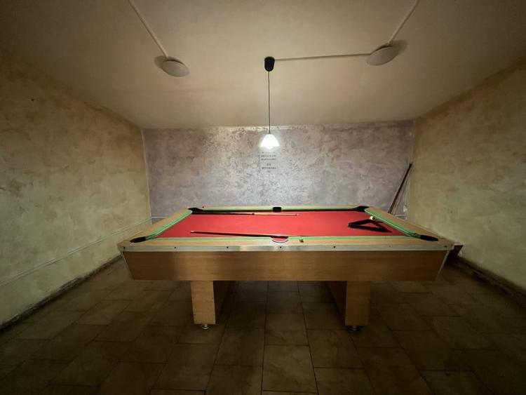 Casă individuală cu 4 camere cu Piscina în Giubega