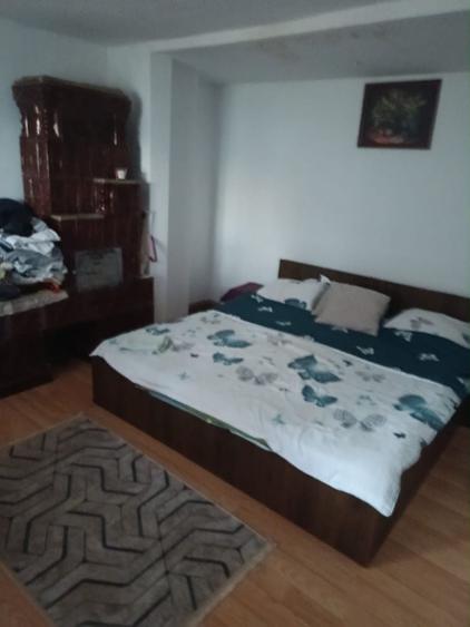 Casă cu 4 camere în Colacu