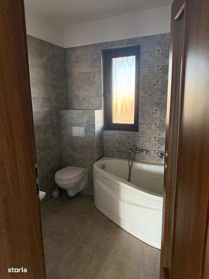 Casă cu 4 camere în Dumbrăvița