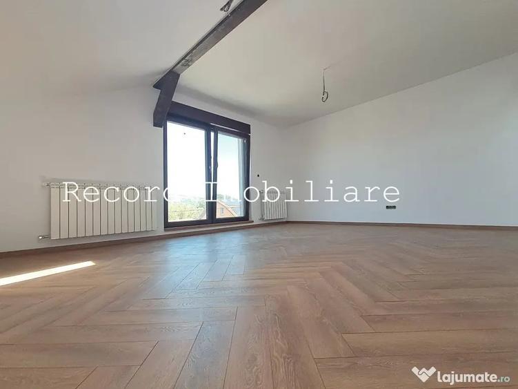 Casă cu 6 camere cu Teren 150 Mp în Gruia