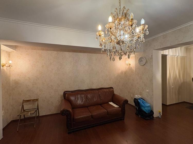 Apartament cu 3 camere decomandat, mobilat în Prelungirea Ghencea
