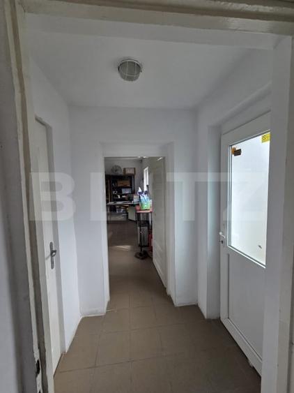 Spațiu comercial, de 85 mp, în Florești