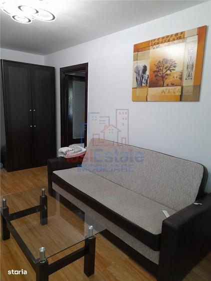 Apartament cu 2 camere semidecomandat în Podu Roș
