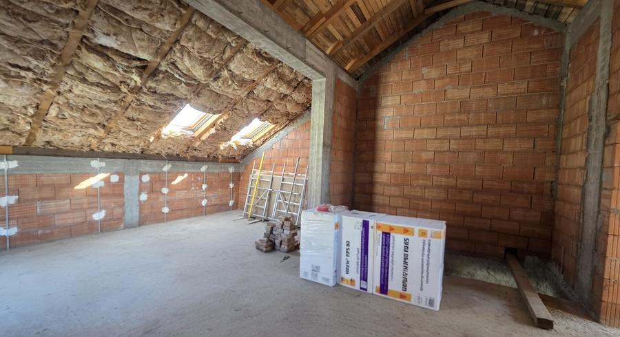 Duplex cu 4 camere cu Canalizare în Sânandrei