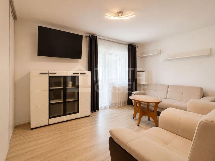 Apartament cu 3 camere decomandat, mobilat în Între Lacuri