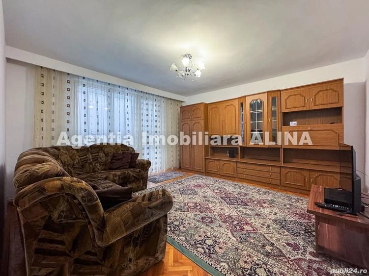Apartament cu 3 camere decomandat în Progresul