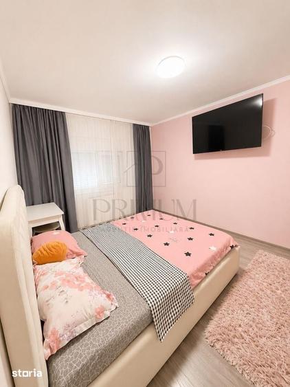 Apartament cu 4 camere decomandat în Est