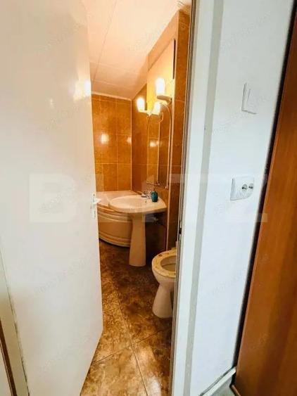 Apartament cu 3 camere decomandat în Astra