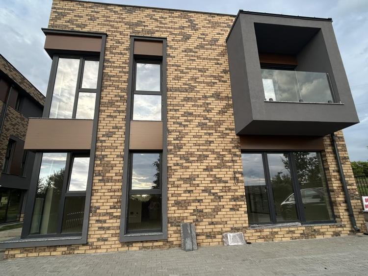 Duplex cu 5 camere cu Canalizare în Făget