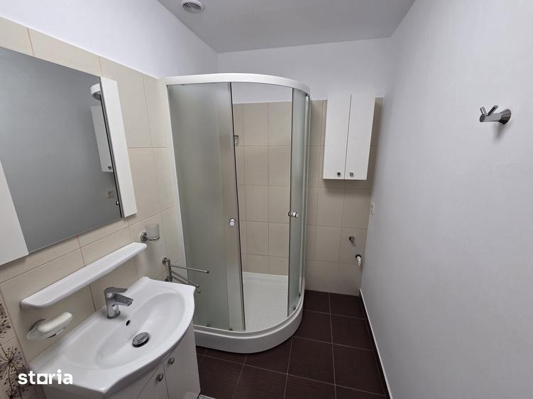 Casă cu 5 camere cu Teren 286 Mp în 1 Mai