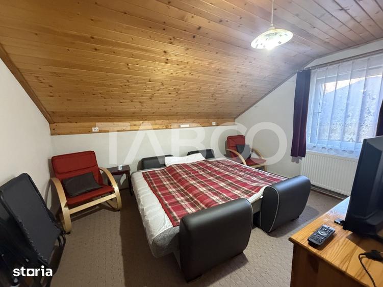 Casă cu 5 camere cu Teren 500 Mp în Recea