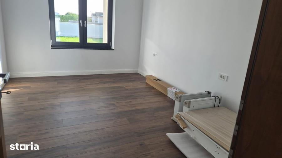 Casă cu 4 camere cu Teren 566 Mp în Central