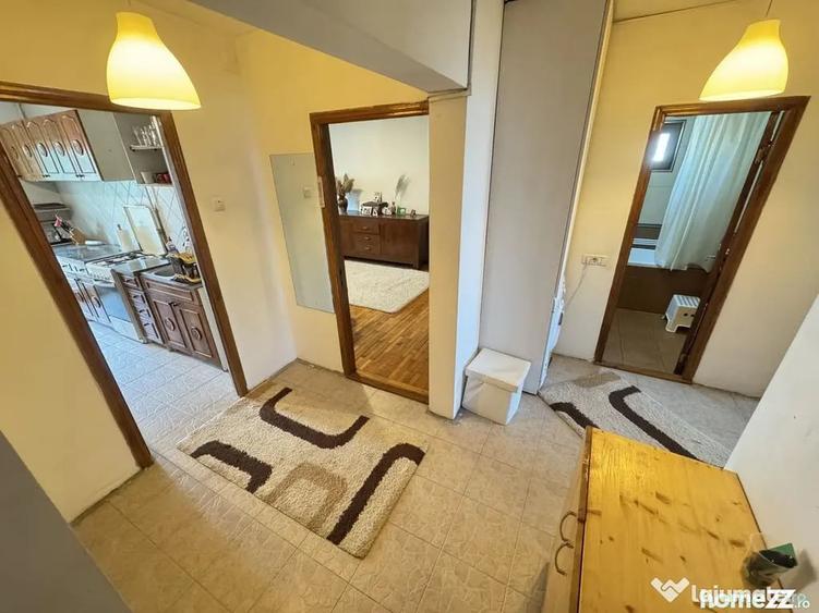 Apartament cu 3 camere decomandat în Delfinariu
