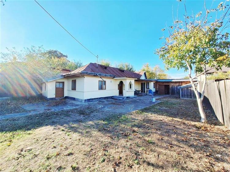 Casă cu 3 camere cu Teren 1125 Mp în Șerbănești
